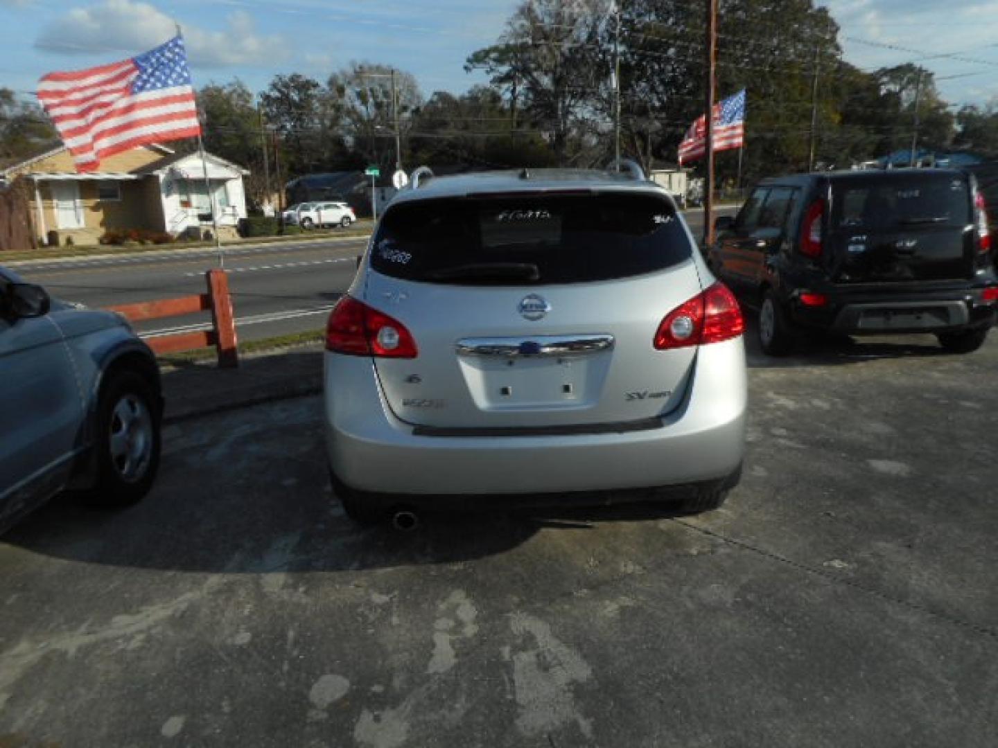 2013 SILVER NISSAN ROGUE S; SL; SV (JN8AS5MVXDW) , located at 1200 Cassat Avenue, Jacksonville, FL, 32205, (904) 695-1885, 30.302404, -81.731033 - Photo#3